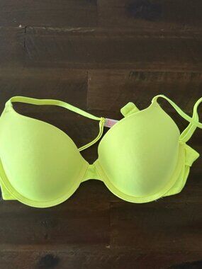 PINK Victoria's Secret wear everywhere bra - NWOT